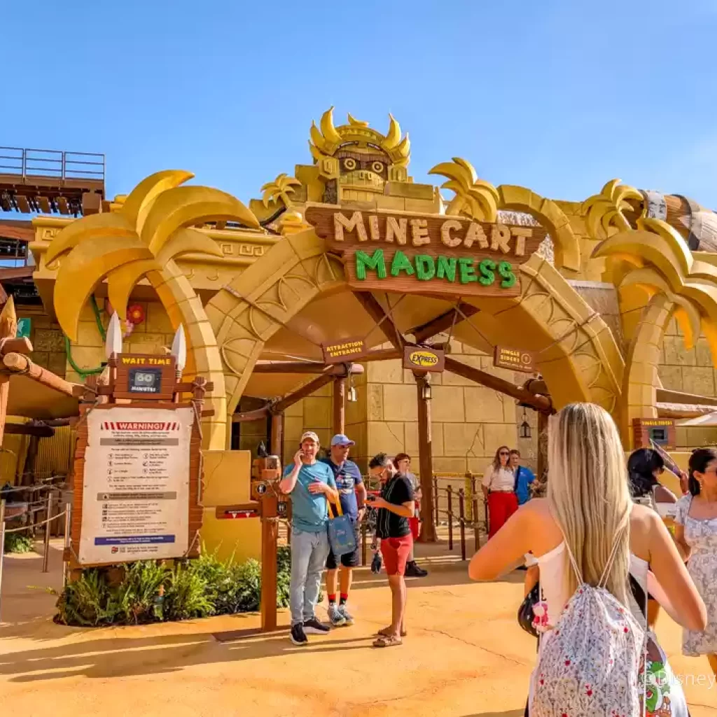 2025-uo-universal-orlando-epic-universe-super-nintendo-world-donkey-kong-country-mine-cart-madness
